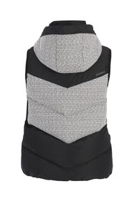 Zwarte en grijze gewatteerde vest met een chevron patroon, voorzien van een fleece-achtige capuchon en contrasterende materialen voor visuele interesse.