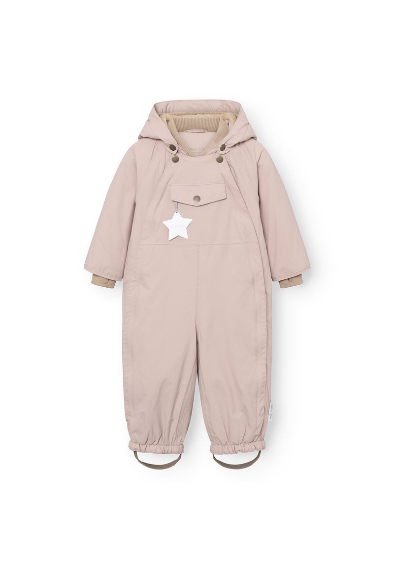 Pehmeast roosast laste snowsuit, millel on kapuuts, nööbid, esikott ja elastsed mansetid. Kaunistatud valge tähe ripatsiga.