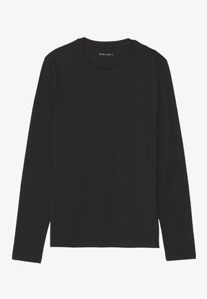 Chemise noire à manches longues en tissu doux. Présente un col rond et un design simple sans motifs ni embellissements.