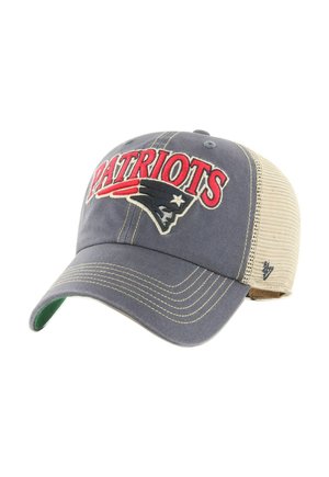 Graue und beige Baseballkappe mit rotem "Patriots"-Schriftzug und stilisiertem Patriot-Logo vorne, beigem Netzrücken und gebogenem Schirm.