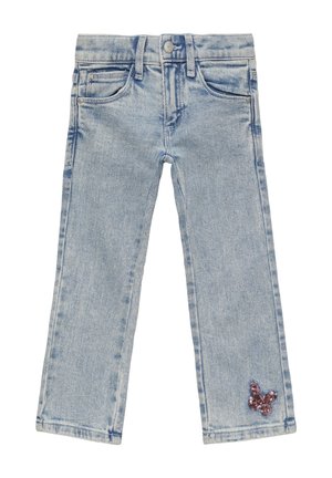 Hellblaue Jeans für Kinder mit Vordertaschen und einem kleinen lila Pailletten-Schmetterling am rechten Bein nahe dem Saum.