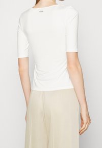 BOSS Triko s potiskem - white