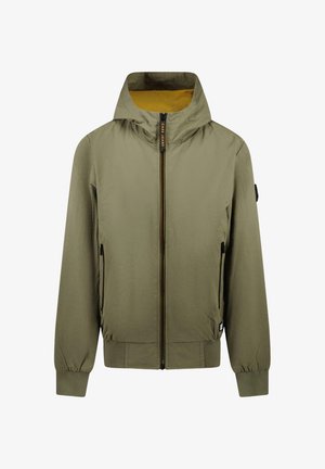 Olijfgroene jas met capuchon, ritssluiting aan de voorkant, twee zijzakken en geribbelde manchetten. Gevoerd met gele stof, met een logolabel op de rits.