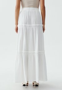 THE FATED MAXINE  - Maxisukňa - ivory