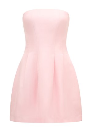 Sukienka bez ramiączek w miękkim różowym materiale, z dopasowanym gorsetem i plisowaną spódnicą. Gładka tekstura z starannymi detalami szycia.