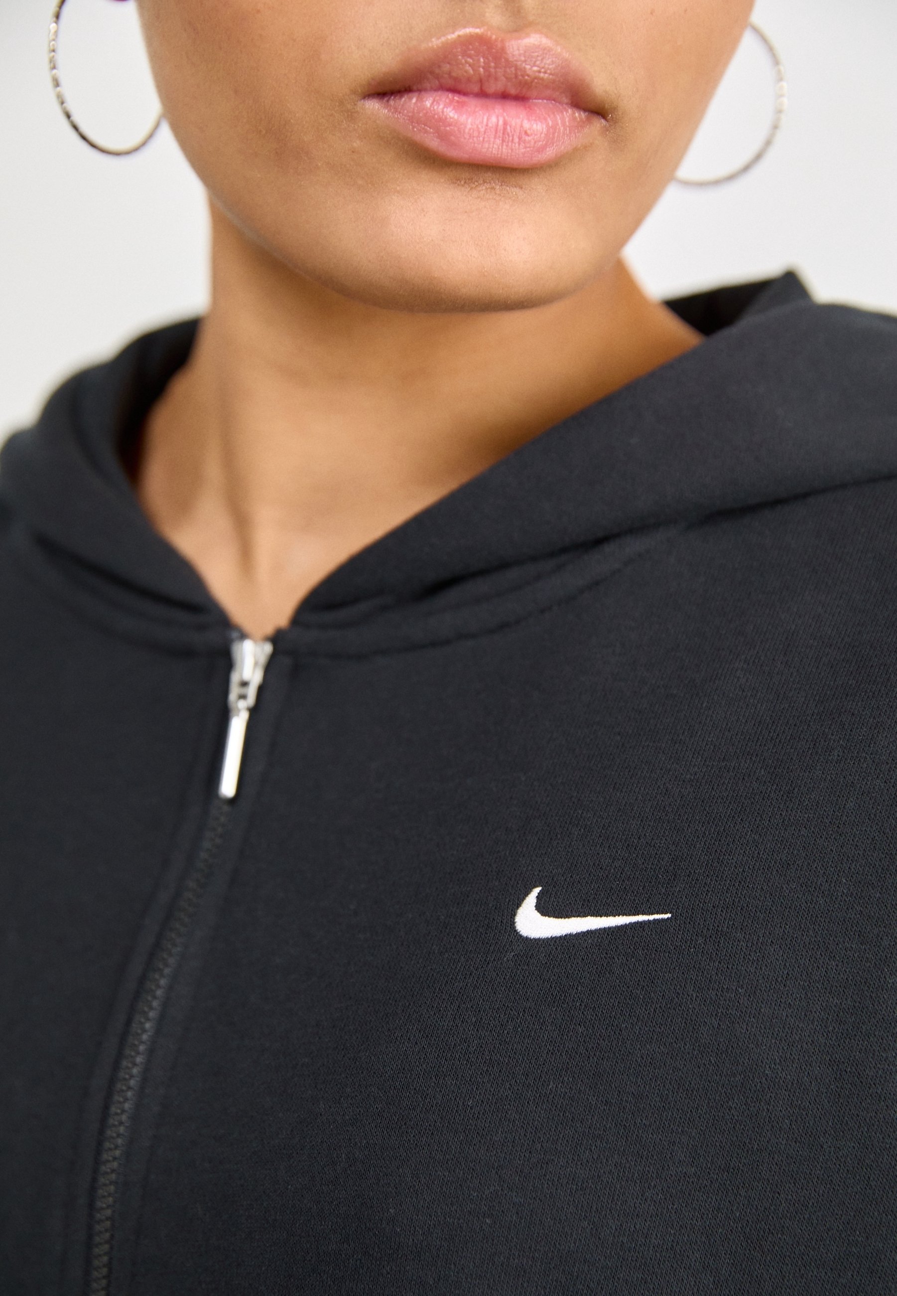 nike lip sweatshirt