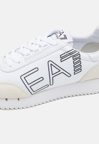 EA7 Emporio Armani VINTAGE UNISEX - Sapatilhas - white/black