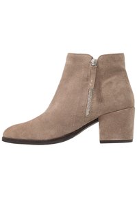 Pier One Tronchetti - beige