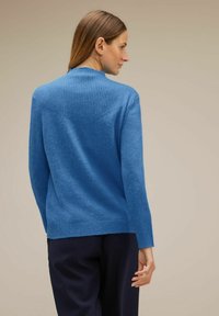 Thumbnail Image 3