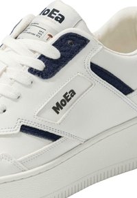 MoEa Sneakers laag - white blue