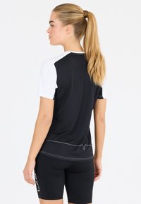 ELITE LAB Tekninen t-paita -  white