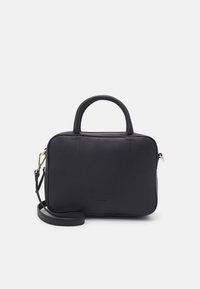 Sac à main en cuir noir rectangulaire avec poignées courtes et bandoulière amovible, quincaillerie dorée et fermeture à glissière.