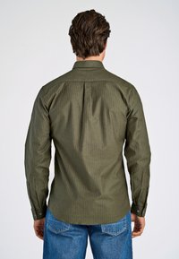 Lindbergh STRIPED   - Camisa - army