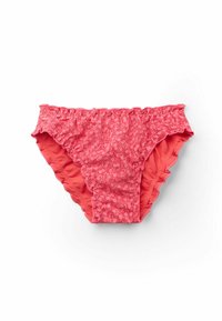 Bañador breve de color coral hecho de material texturizado, con un patrón floral, bordes rizados y un forro suave para mayor comodidad.