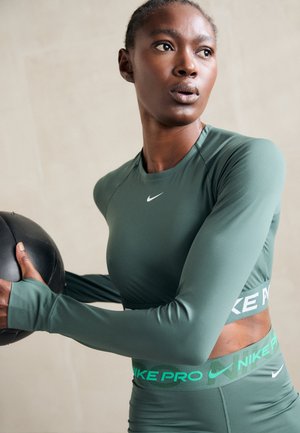 CROP - Maglietta a manica lunga - vintage green/white