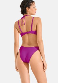 Lisca PRÉFORMÉ - Bikinitop - fuchsia