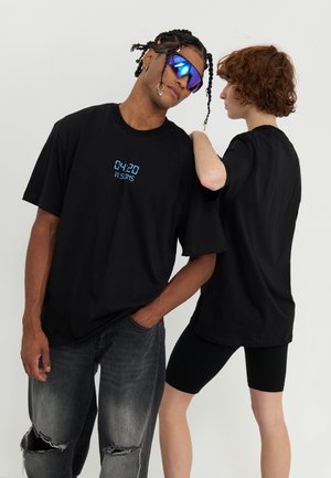 YOURTURN UNISEX - T-shirt imprimé - black