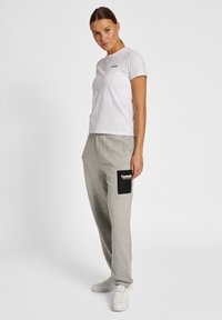 Hummel KRISTY SHORT - T-shirts basic - white