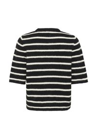 Černobílý pruhovaný svetr s krátkými rukávy, měkkou strukturou, kulatým výstřihem a mírně volným střihem. Žádné viditelné zapínání.