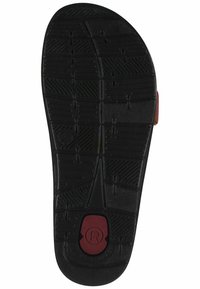 Črna gumijasta podplat sandal s teksturo in rdečim poudarkom. Ima krožni logotip in označeno velikost na dnu.