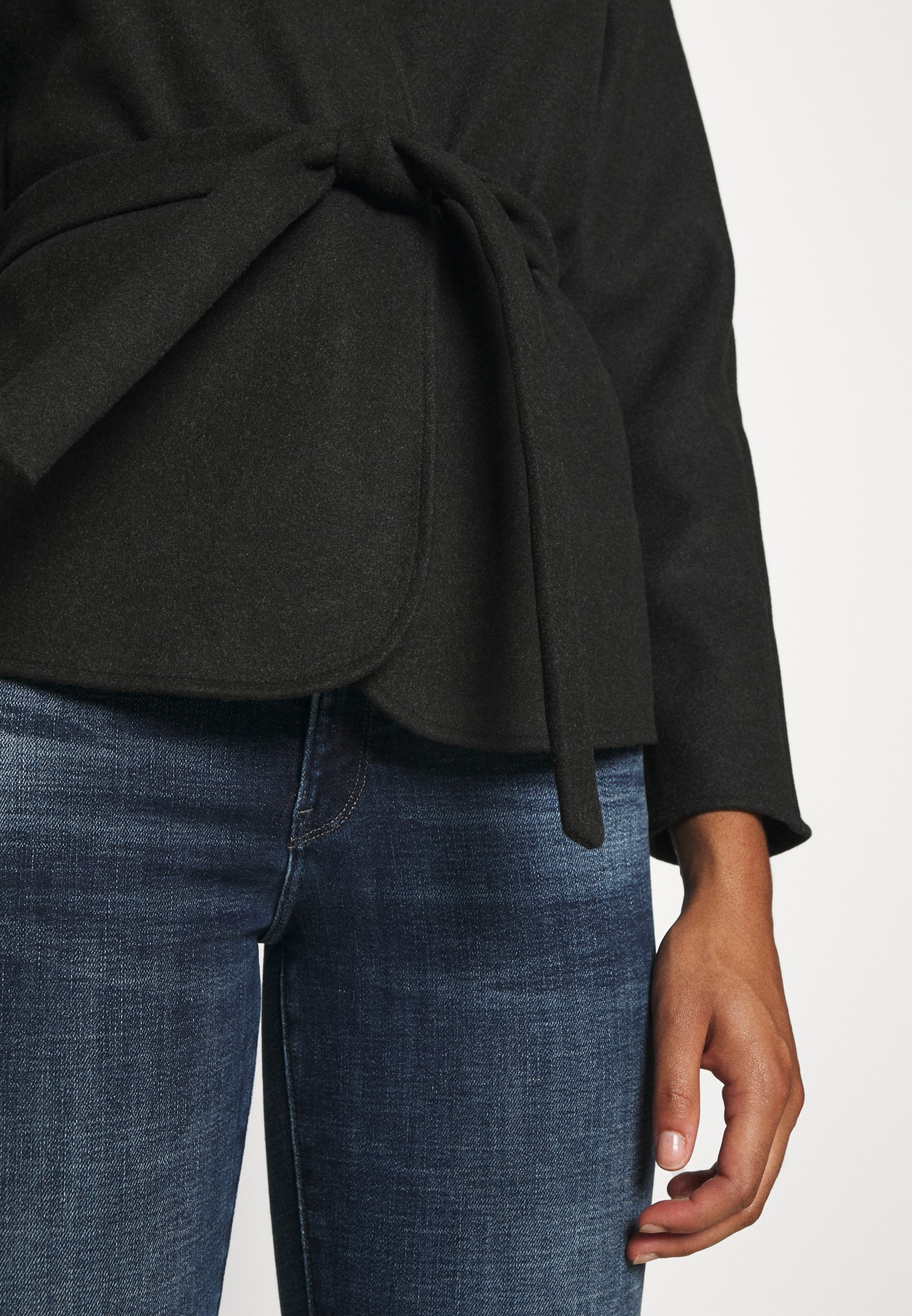 Damen ONLTRILLION SHORT BELT JACKET - Blazer Damen ONLTRILLION SHORT BELT JACKET - Blazer