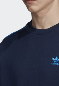 adidas Originals 3-STRIPES CREWNECK SWEATSHIRT - Sweatshirt - blue