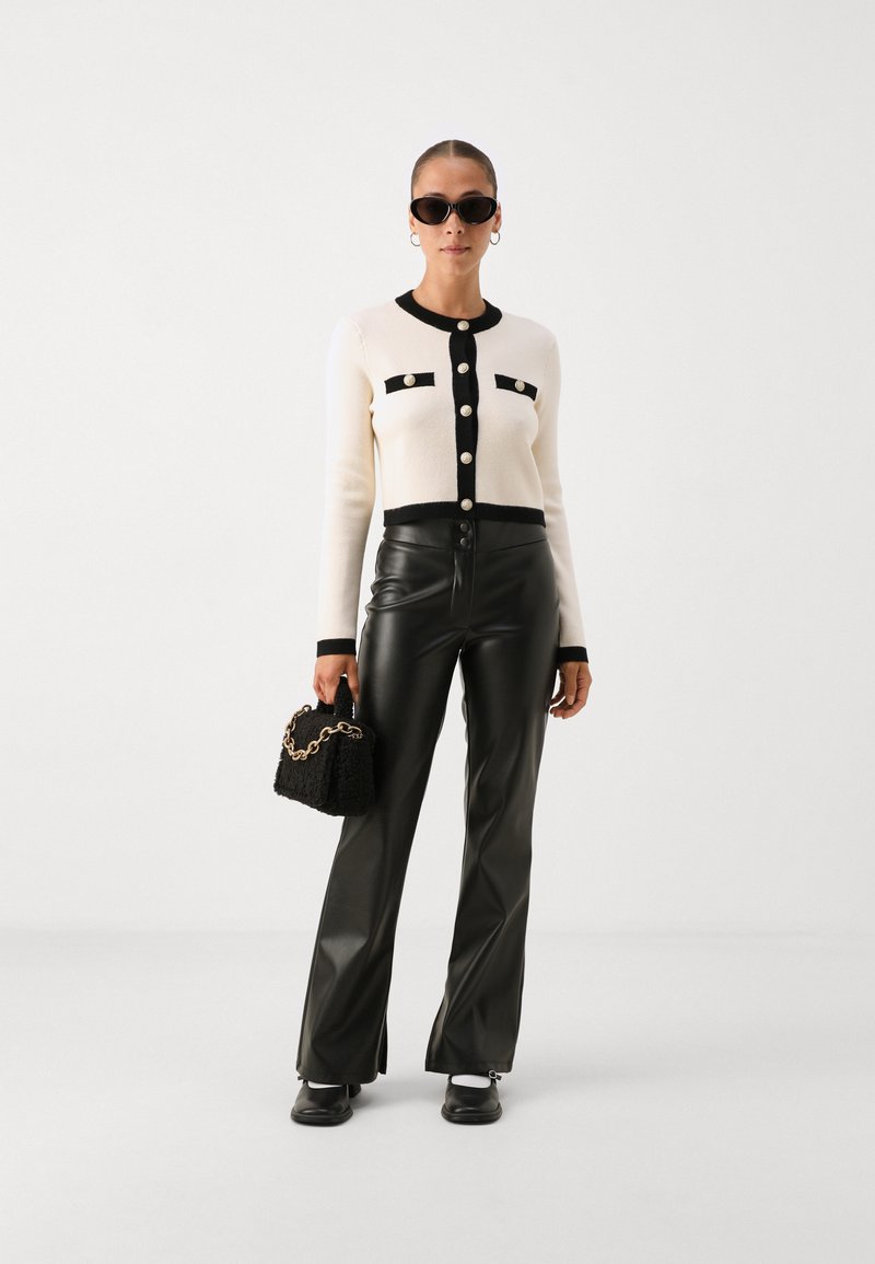 VERO MODA Vmdallas Hw Pantalon à boutons larges Boo, Noir, XL / 32L