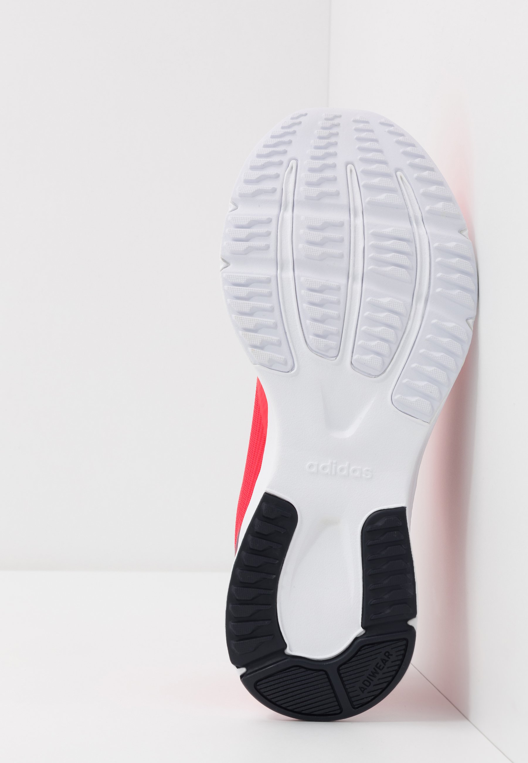 adidas Performance NOVA FLOW Nøytrale løpesko shock red adidas Performance NOVA FLOW Nøytrale løpesko shock red