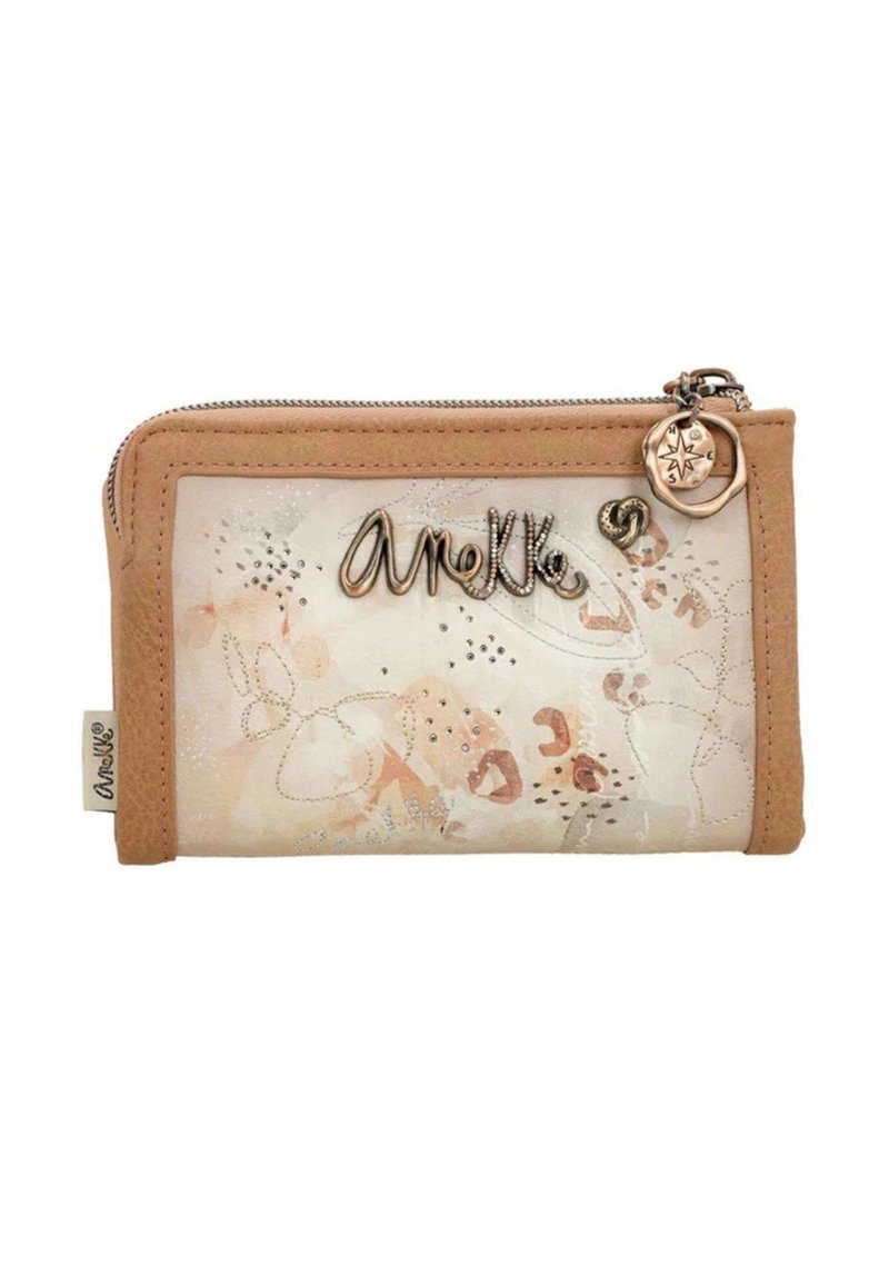 Portafoglio con cerniera in pelle beige con design floreale trasparente, dotato di accessori in argento e con la scritta "Aneke" impressa in lettering metallico.