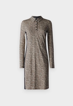 Leopardenmuster Langarmkleid mit Kragen und Knopfleiste, aus einem glatten Stoff in einer Mischung aus Beige, Braun und Schwarz.