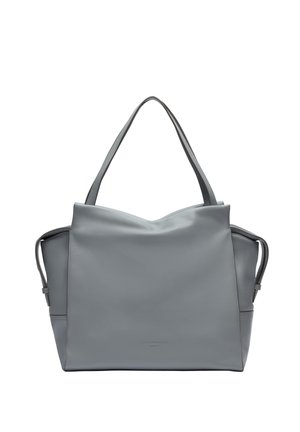 Borsa tote in pelle grigia con due lunghe cinghie, una finitura morbida e un design minimale. Presenta cuciture sottili e senza hardware visibile.