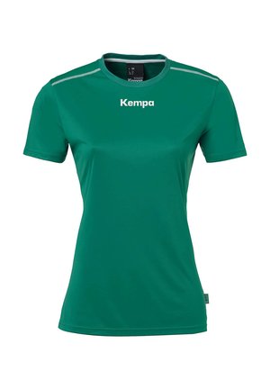 Groen sportshirt met korte mouwen, gemaakt van glad, lichtgewicht stof. Heeft een ronde halslijn en een witte 'Kempa' logo aan de voorkant met zilveren accenten.