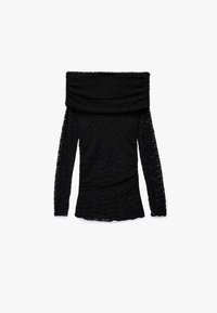 Sort off-the-shoulder langærmet top i tekstureret stof med en draperet halsudskæring og en let tætsiddende silhuet.