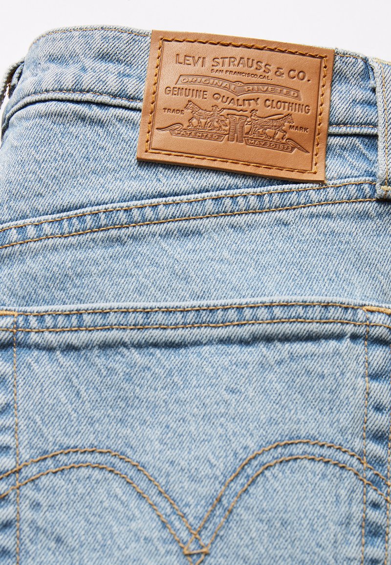 Levi's Ribcage Straight Ankle Jeans in Salsa Dark Stone