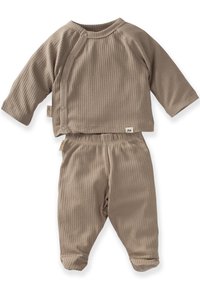 Beige ribbat baby loungewear-set med långärmad topp med tryckknappstängning och matchande byxor med elastiskt midjeband. Mjuk, texturerad tyg.