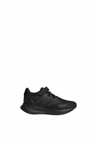 Chaussure de sport noire avec un dessus texturé, un système de fermeture par lacets et une bande auto-agrippante, une semelle en caoutchouc épaisse, et un marquage latéral dans un design ton sur ton.