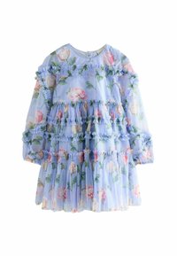 Blumenkleid aus leicht blauem Stoff, mit gestuften Rüschen, langen Ärmeln und einem Rosenmuster mit grünen Blättern. Geraffte Taillenpartie.