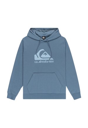 Blå hættetrøje med en frontkangaroo-lomme, ribbede manchetter og kant. Har et stort hvidt Quiksilver-logo på brystet. Fremstillet af blødt stof.
