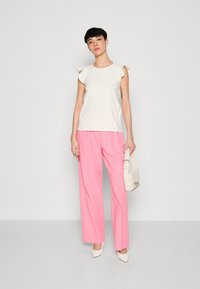 Anna Field T-shirts med print - off-white