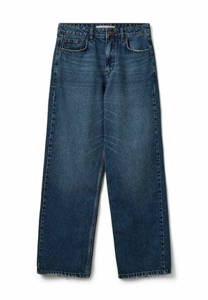 Jean denim bleu foncé à jambes droites avec bouton sur le devant, fermeture éclair et design à cinq poches, posé à plat sur un fond blanc.