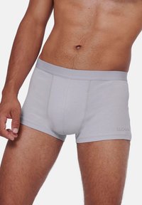 Graham Baumwollstretch-Boxershorts mit einem glatten elastischen Bund und dezentem Logo, die eine enganliegende Passform und Flachnähte für zusätzlichen Komfort bieten.