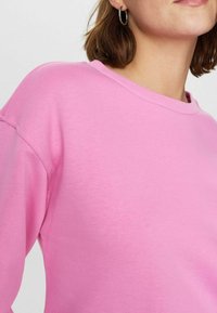 Nümph NUADA - Mikina - fuchsia pink