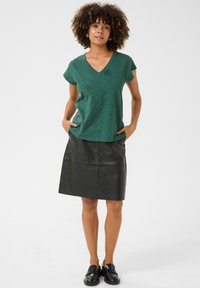 Culture BIANA - Lihtne T-särk - botanical garden