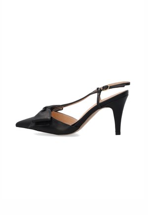 Sort læder slingback høje hæle sko med spids tå og dekorativ sløjfe foran, ankelrem med guldspænde.