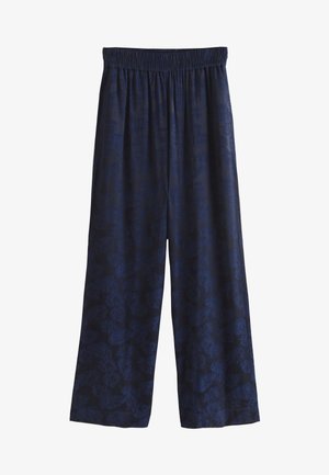 Wijde broekspijpen gemaakt van donkerblauwe stof met een subtiel bladmotief, voorzien van een elastische tailleband voor comfort en gemakkelijke draagbaarheid.