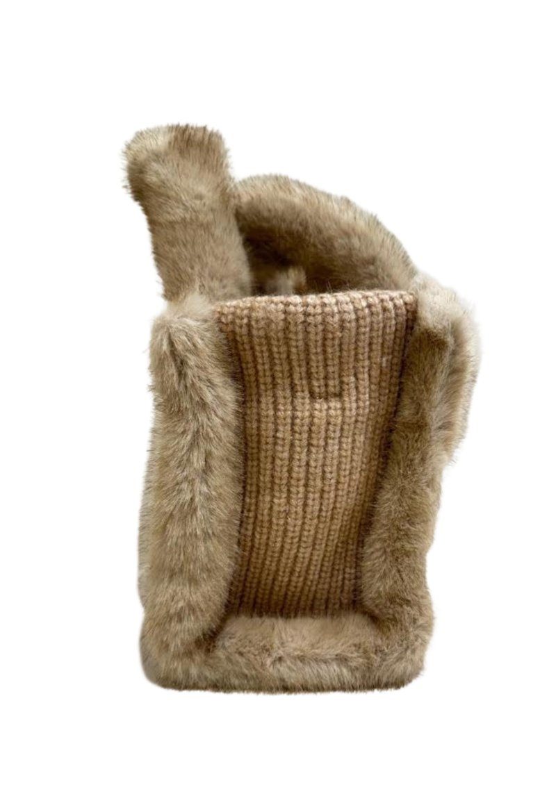 Pochette In Shearling MC2 Saint Barth - Design Elegante Con Logo, Morbida E Calda