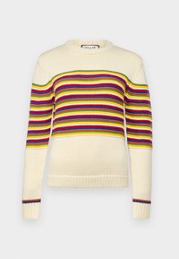Pull crème avec des rayures horizontales rouges, vertes, jaunes et bleues. Présente un col rond et des poignets côtelés. Texture tricotée.