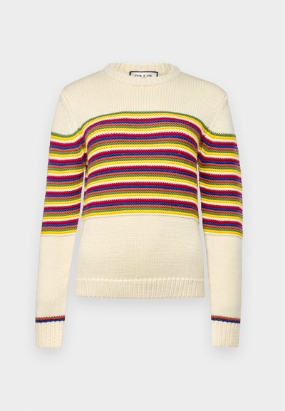 Krämfärgad tröja med horisontella ränder i röd, grön, gul och blå. Har en rund halsringning och ribbade muddar. Stickad textur.