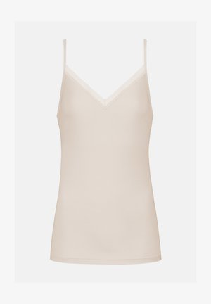 Caraco à col en V en tissu beige clair avec fines bretelles et bordure en dentelle le long du décolleté, présentant une texture lisse et une coupe ajustée.