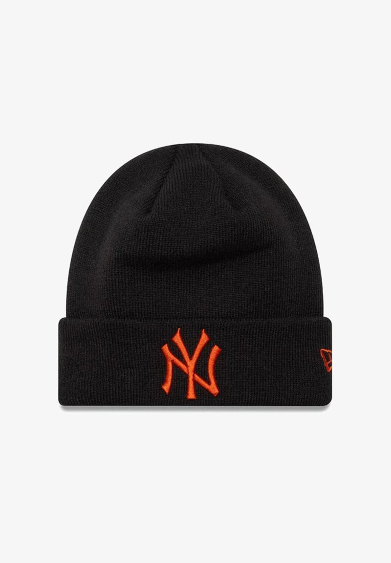Berretto nero a maglia con risvolto, caratterizzato da un logo ricamato arancione "NY". Texture morbida e design a cima arrotondata.